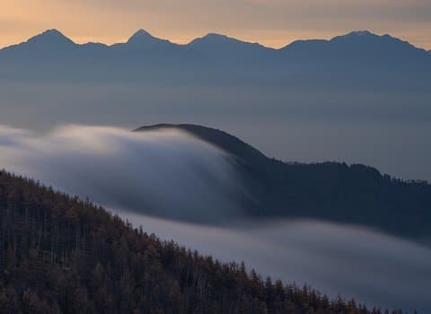 Bergtal Morgennebel Weite