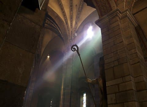 Kirchenlicht Sonnenstrahlen